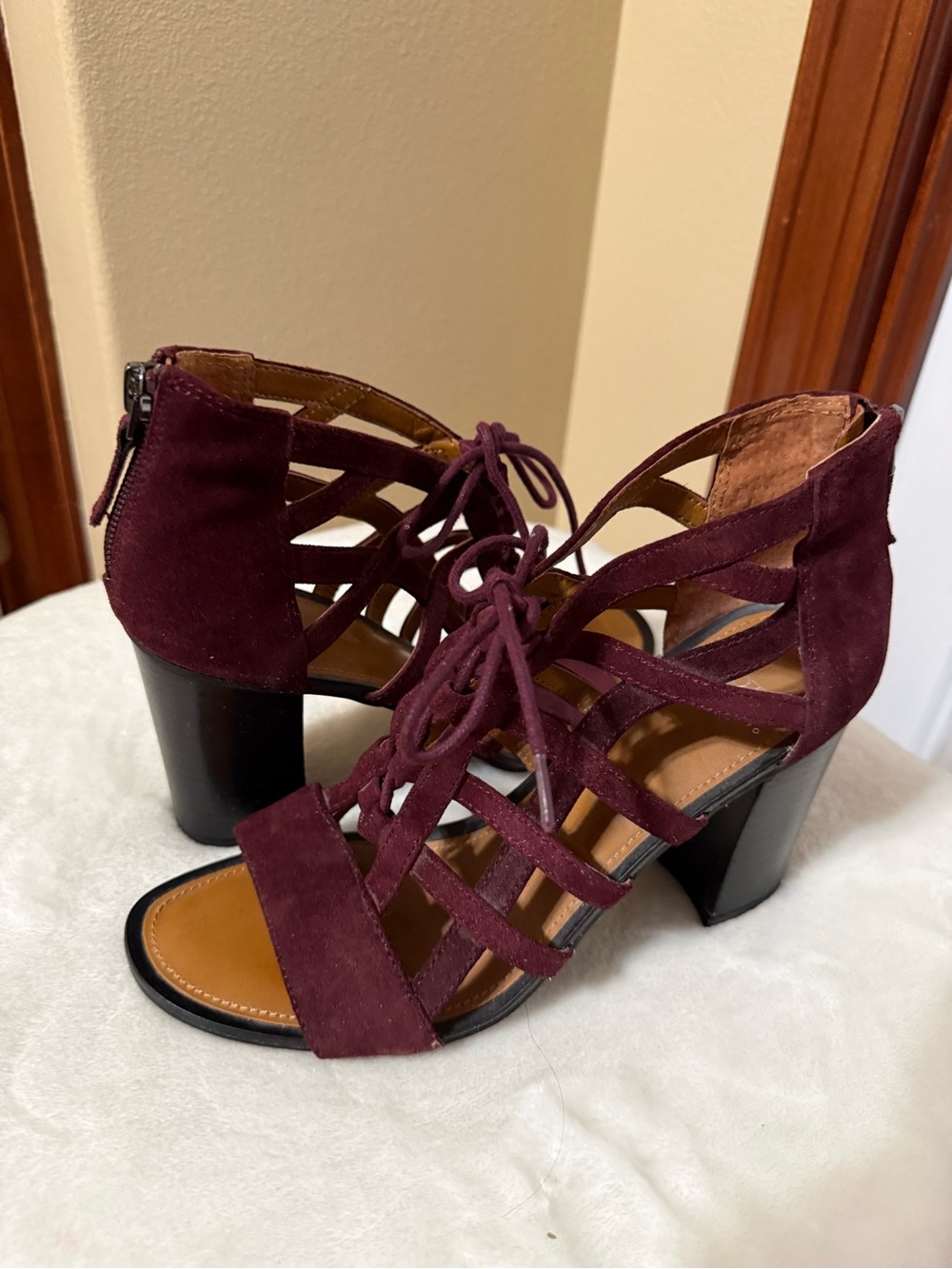 SARTO by Franco Sarto "Supernova" Ghillie Suede Strappy Lace-Up Sandals 7.5
